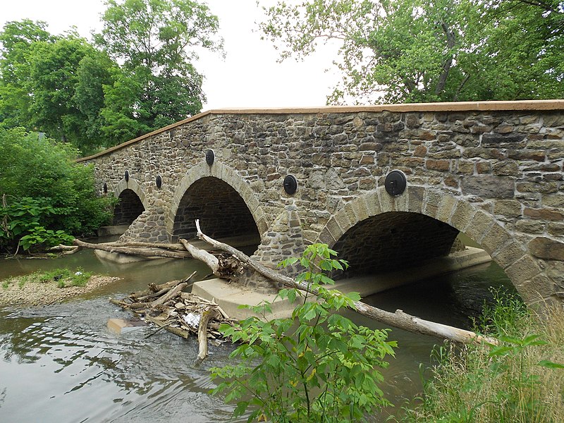 File:Johns burnt mill bridge from upstream.JPG