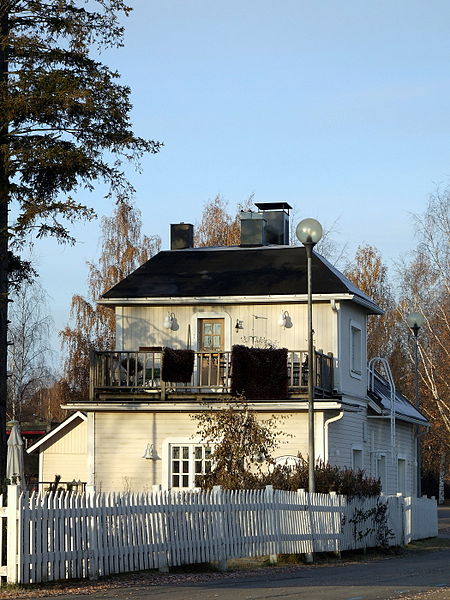 File:Kasarmintie 51 Oulu 20091031.JPG