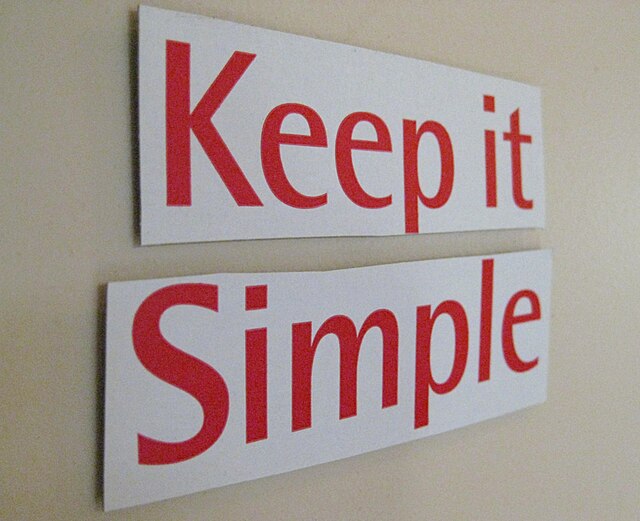 Foto de Texto De Letra Escrita Keep It Simple Conceito Significa