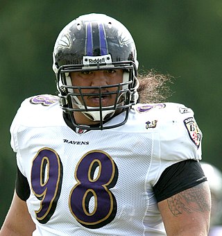 <span class="mw-page-title-main">Kelly Talavou</span> American football player (born 1984)