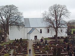 Jelling Kirke: Kirkens etablering, Kirkebygningen, Interiør