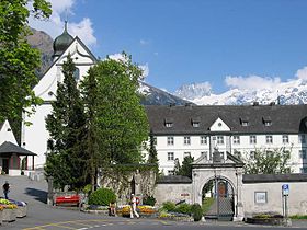 Kuvaava artikkeli Engelberg Abbey