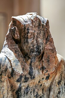 Kneeling portrait statue of pharaoh Sesostris I 02.jpg