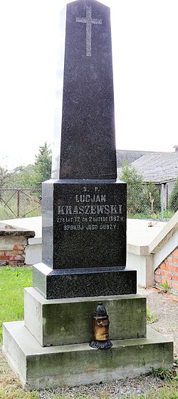 Kraszewski family tomb in Wisznice - 02.jpg