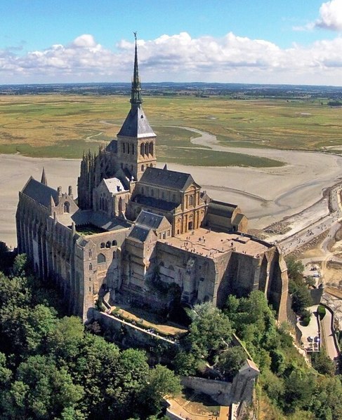 File:L'Abbaye du Mont-Saint-Michel, vue du ciel 2-1.jpg