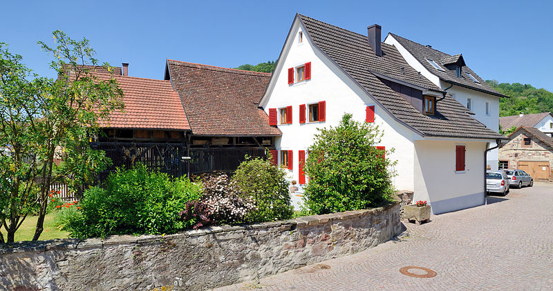 File:Lörrach-Hauingen - Haus Unterdorfstraße 2.jpg