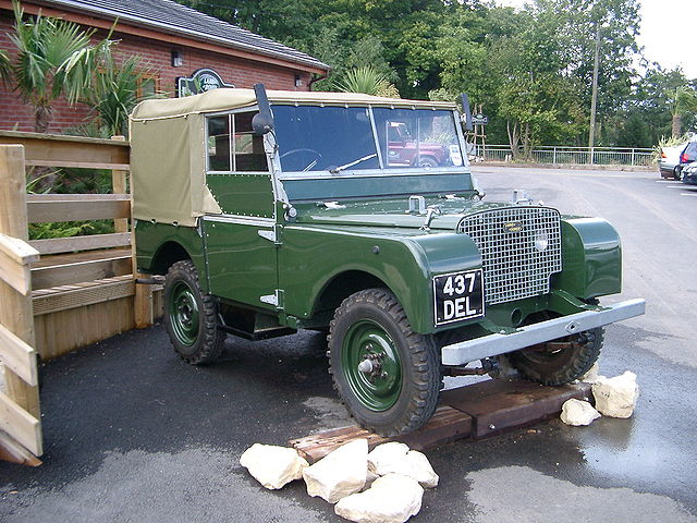 Land Rover Defender - Wikipedia