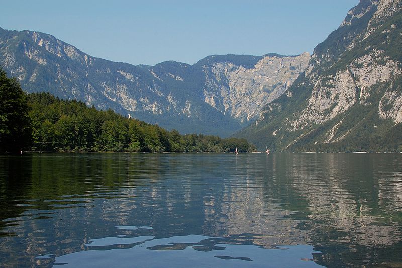 File:Lake Bohinj (8190291831).jpg