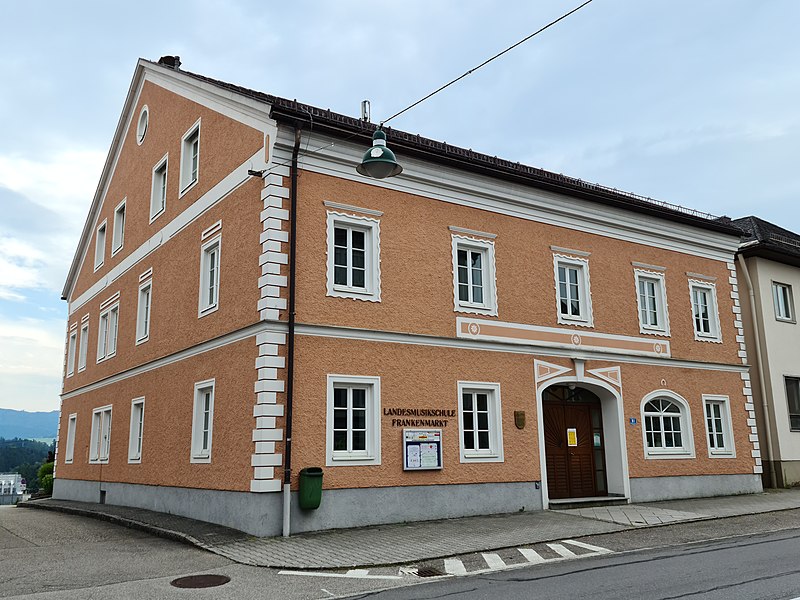 File:Landemusikschule Frankenmarkt.jpg