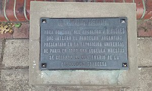 Leyenda monumento La República Argentina - Ubicada en Escuela Técnica Raggio