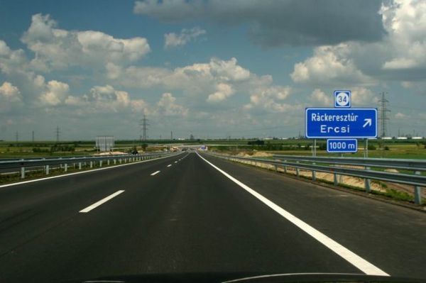 M6 near Ráckeresztúr