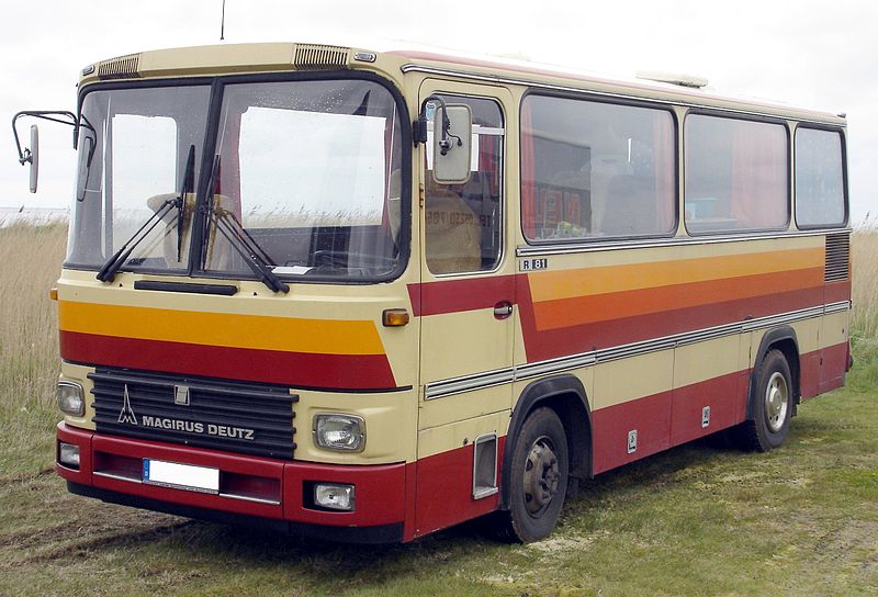 Die Deutz AG 800px-Magirus-Deutz-R81-Kurz-Reisebus