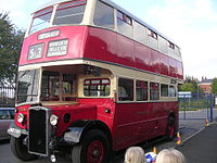 Crossley DD42-dubbeldeksbus van 1949 in het Transport Museum van Manchester