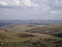 Bukit bergulir berhampiran Araxá