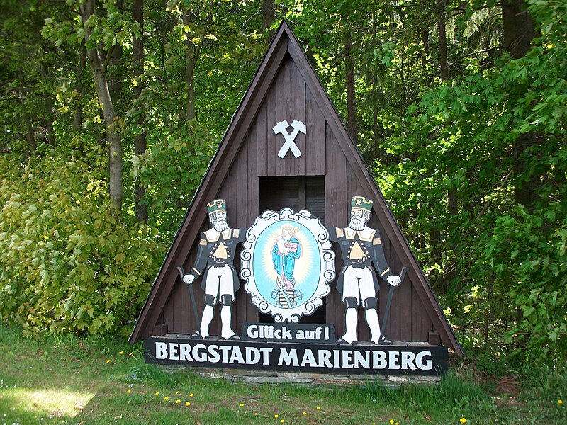 File:Marienberg, Willkommenstafel.jpg