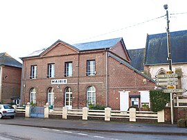 The town hall and school in Marques