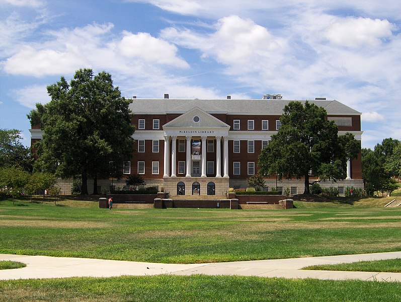 File:McKeldin Library, front view, mid-afternoon light, August 21, 2006.jpg