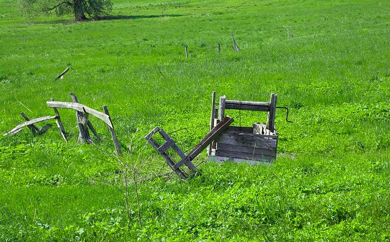 File:Memorial to grazing.jpg