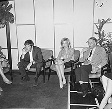 Interview with Terence Stamp, Monica Vitti and director Joseph Losey Modesty Blaise film van Amerikaan Joseph Losey. Filmopnamen te Amsterdam. Tere, Bestanddeelnr 917-9568.jpg