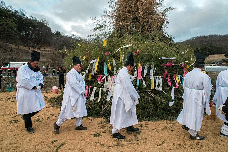 File:Moon-festival-daejeon PML5121-2.jpg