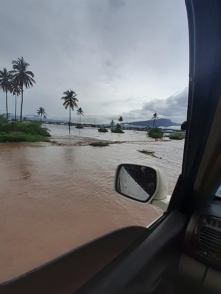 File:Morogoro road B129 flooded (1) 01.jpg