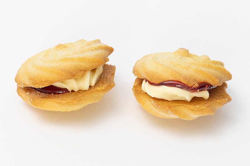 File:Mr Kipling Viennese whirls 01.jpg