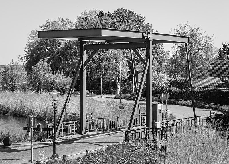 File:Muiden, Naarder Poortbrug. 09-05-2022. (actm.) 02.jpg