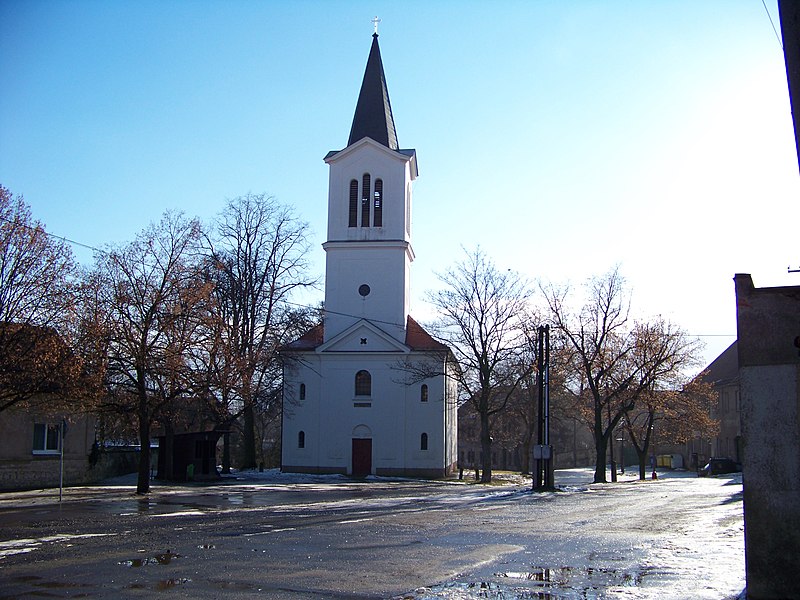 File:Mutějovice, kostel sv. Václava.jpg