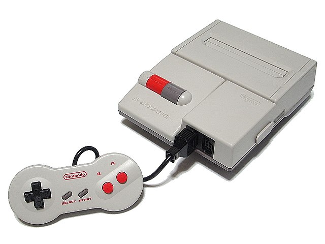ファイル:New Famicom.jpg - Wikipedia