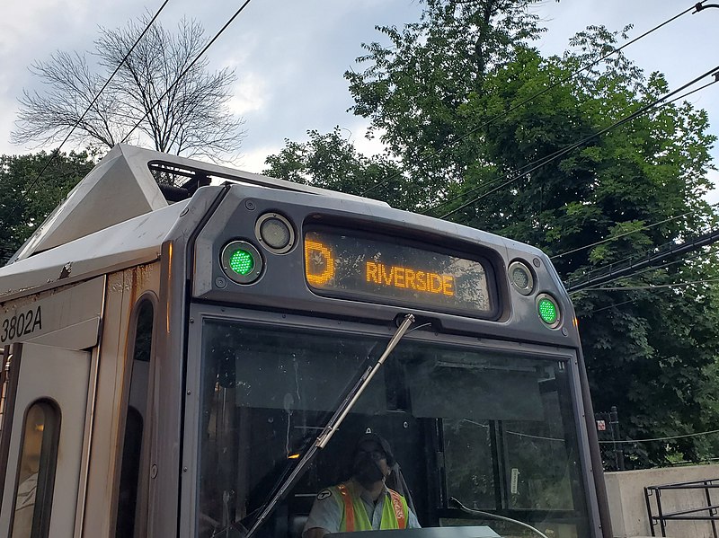 File:New rollsign on Type 8 LRV, July 2021.jpg