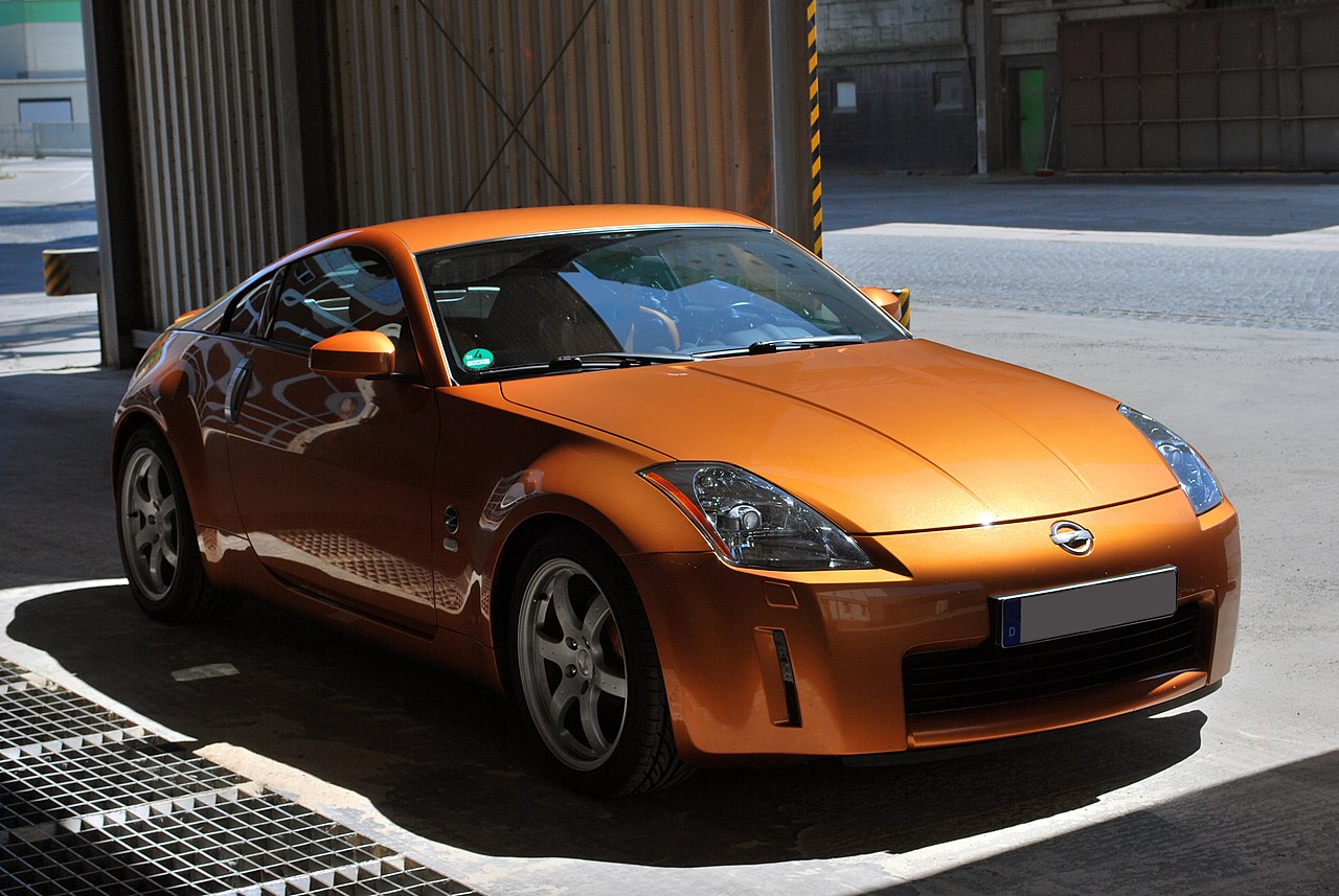 Image of Nissan 350Z Premium Pack sunset orange, 2003, view front right