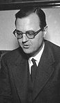 Olof Rydbeck, chef för Sveriges Radio, Sveriges F.N.-ambassadör och chef för UNRWA. Ordförande 1937.