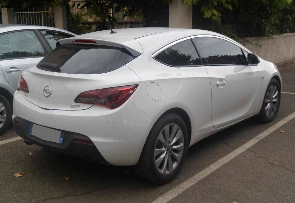 Archivo:Opel Astra J GTC 02 France 2012-08-28.jpg - Wikipedia, la