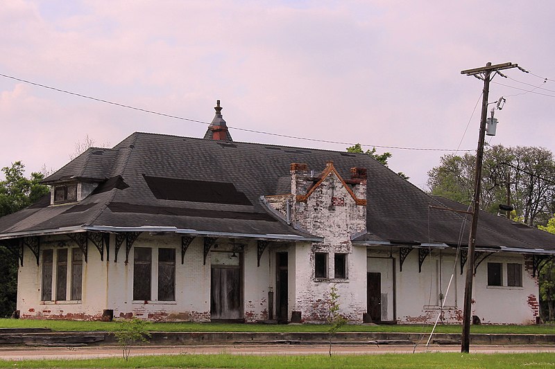 File:Orange tx former train depot 2015.jpg