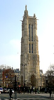 La tour Saint-Jacques vue depuis la rue de Rivoli.