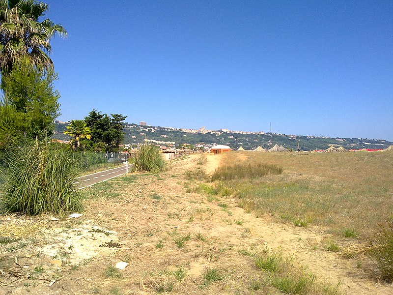 File:Panorama di Vasto (CH) - panoramio.jpg