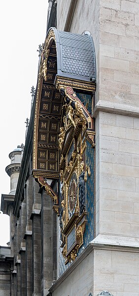 File:Paris, Conciergerie, Horloge de Charles V -- 2014 -- 1323.jpg