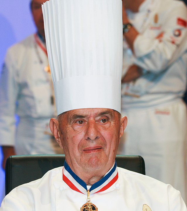 https://upload.wikimedia.org/wikipedia/commons/thumb/f/f1/Paul_Bocuse2.jpg/640px-Paul_Bocuse2.jpg