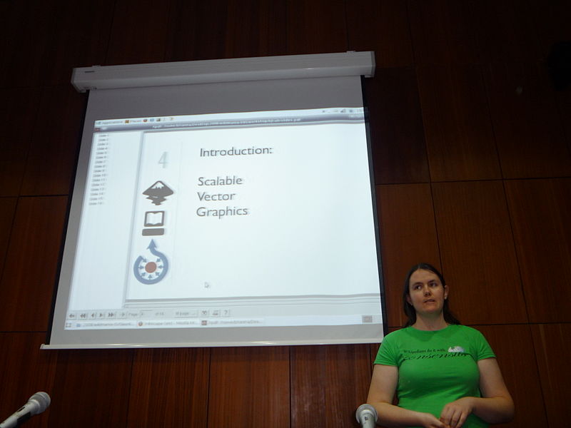 File:Pfctdayelise talking about SVGs at Wikimania 2008.jpg