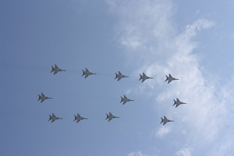 File:Planes in Russian Parad 2010.jpg