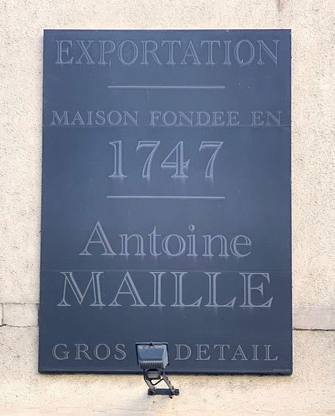 File:Plaque Antoine Maille à Dijon au-dessus de la boutique.jpg