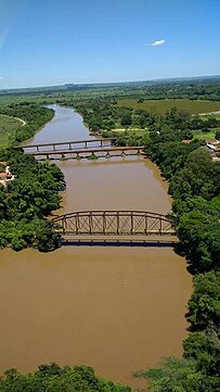 Pontes sobre o rio Mogi - Guaçu na cidade de Guatapará-SP Ponte de ferro construida no ano de 1901