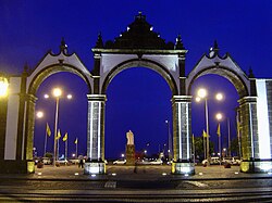 Portas da Cidade de Ponta Delgada (Portugal).jpg