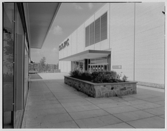 File:Prince George Plaza, Hyattsville, Maryland. LOC gsc.5a26813.tif