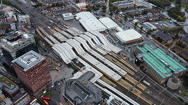 Aerial view of Reading station in October 2023