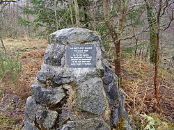 Steinhaufen am Straßenrand - geograph.org.uk - 1194908.jpg