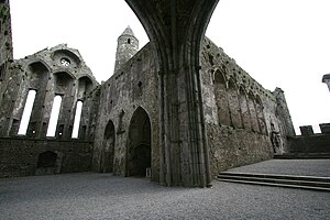 Rock of Cashel catedral.jpg