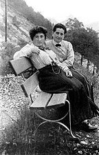 Rosa Luxemburgo y Luise Kautsky en 1909