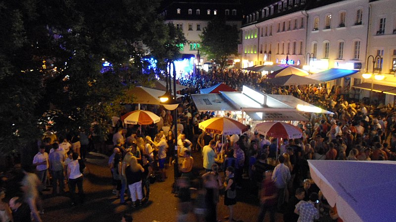 File:Saarbrücker Altstadtfest 2014.JPG