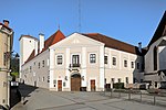 Scheibbs Castle m.  Ring wall, keep u.  2 round towers, district authority